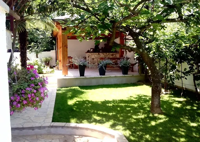 Apartments Peloza